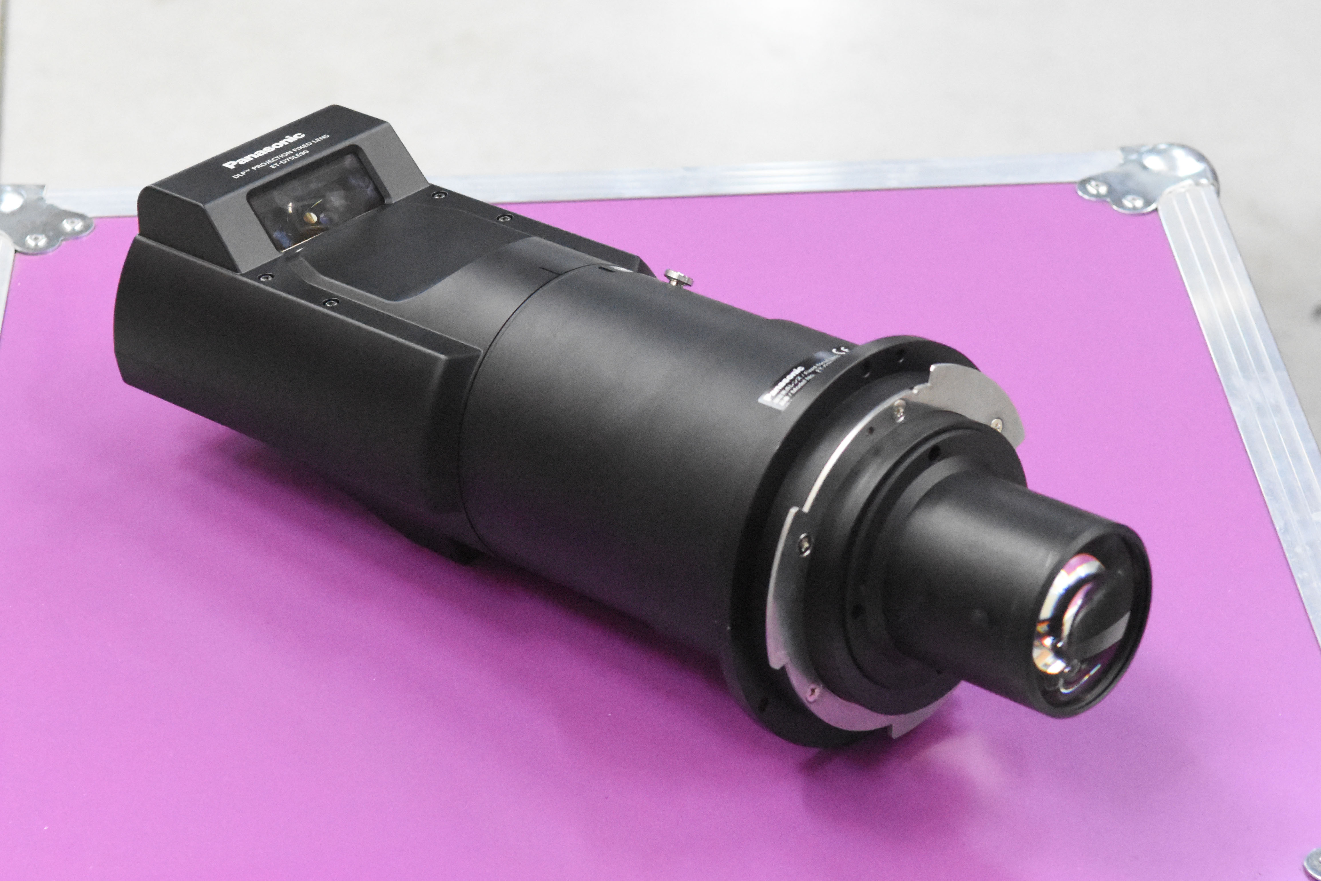 Panasonic ETD75LE90 Ultra short throw lens (0,361) huren bij STAKE5.be