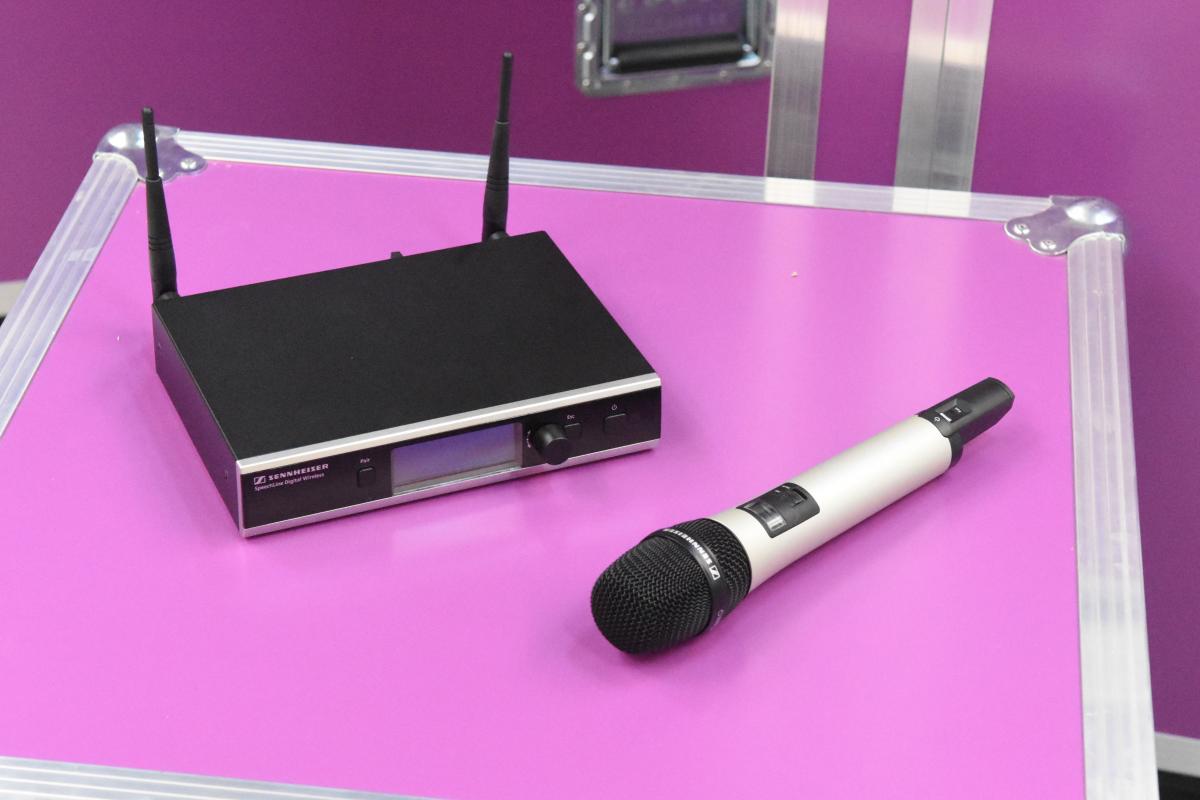 Interface du casino en ligne Stake montrant des machines à sous et des jeux de table